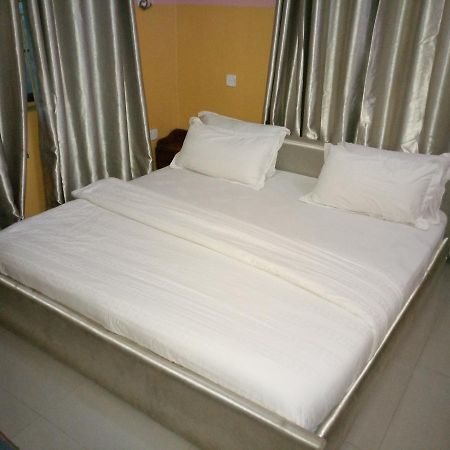 Glorious Hotel & Suites Ikotun Exterior photo