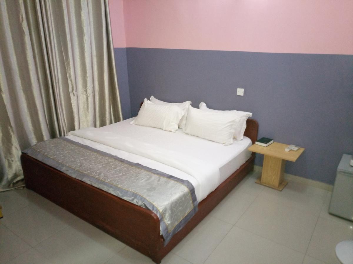 Glorious Hotel & Suites Ikotun Exterior photo