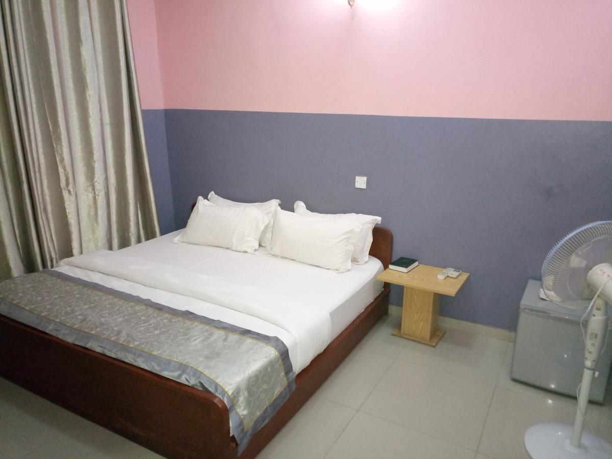 Glorious Hotel & Suites Ikotun Exterior photo