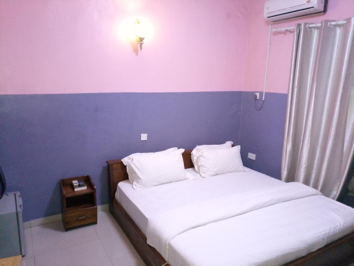 Glorious Hotel & Suites Ikotun Exterior photo