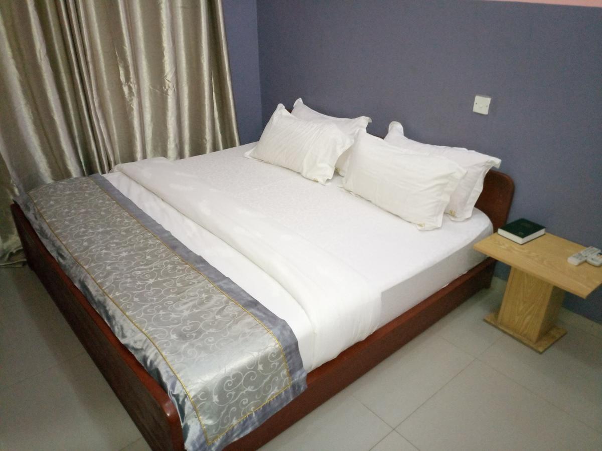 Glorious Hotel & Suites Ikotun Exterior photo